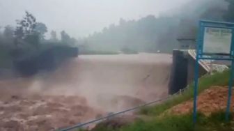 Banjir Bandang Kepung Jeneponto Sulsel, Beberapa Daerah Lumpuh