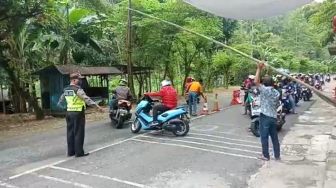 Nekat Masuk Gunungkidul, Ribuan Wisatawan Diminta Putar Balik