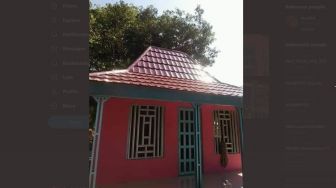 Viral Rumah Pink di Tengah Kuburan, Publik: Futuristiknya Sampai Alam Baka