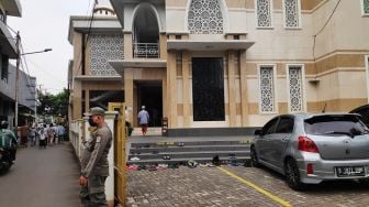 Salat Jumat Minggu Ketiga di Masjid Jami Assalafiyah Jaksel Dikawal Aparat