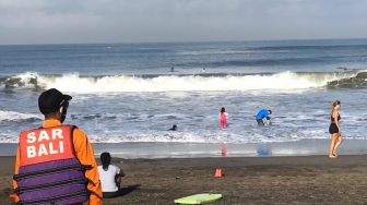 1 orang Terseret Arus Pantai Berawa Saat Berenang