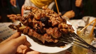 Duh! Niat Pesan Sate 60 Tusuk Warganet Ini Malah Tak Sengaja Order 60 Porsi