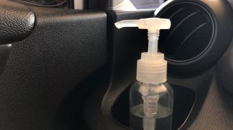 Tinggalkan Hand Sanitizer di Dalam Mobil Berbahaya