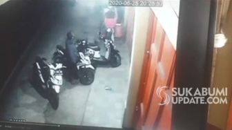 Modus Beli Bakso, Aksi Pelaku Curanmor di Segog Sukabumi Terekam CCTV