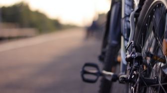 Diduga Kelelahan, Pesepeda Ditemukan Meninggal Dunia di Jakal