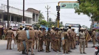 Ditangkap Gegara Langgar Lockdown, Bapak dan Anak Tewas dalam Tahanan