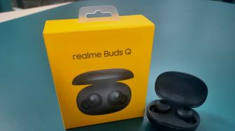 realme Buds Q, TWS Entry-Level Desain Premium dan Berdaya Tahan Lama