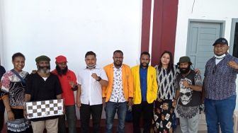 10 Bulan Dibui karena Dituduh Makar, 2 Mahasiswa Papua Akhirnya Dibebaskan