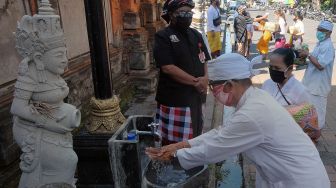 Suasana di Pura Agung Jagatnatha, Denpasar, Bali, Sabtu (4/7/2020).  [ANTARA FOTO/Nyoman Hendra Wibowo]