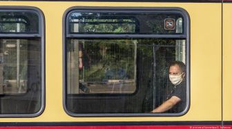 Penumpang Tak Pakai Masker? Ini Solusi Jitu Operator Transportasi Berlin