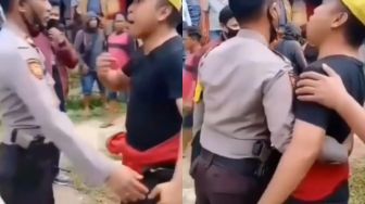 Viral Video Pria Ngamuk ke Polisi, Ogah Judi Sabung Ayam Dibubarkan