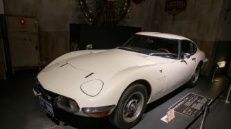 Setelah 50 Tahun, Komponen Toyota 2000GT Kembali Diproduksi