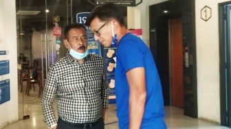 POPULER: Umuh Muchtar Soal Persib Kena Isu Sepak Bola Gajah, Geger Penemuan Mayat Berbaju Putih Dalam Posisi seperti Suj