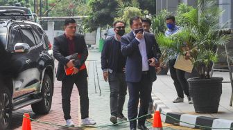 Resmi Dipenjara, Vicky Prasetyo Tegar Digiring Naik Mobil Tahanan