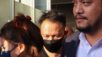 Hingga saat Ini, Ketiga Anak Vicky Prasetyo Tak Tahu Ayahnya Dipenjara