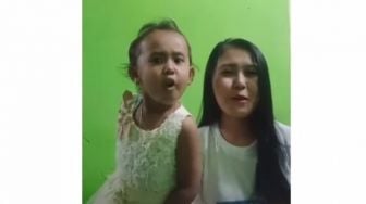 Menjiwai Banget! Viral Video Gadis Kecil Nyanyi Lagu Dangdut Bikin Gemas