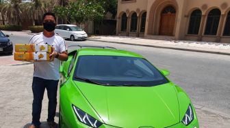 Gokil, Supermarket Ini Pakai Lamborghini Buat Antar Pesanan Buah ke Pembeli