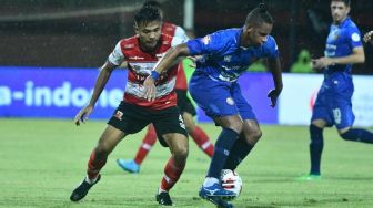 Asep Berlian Segera Pegang Sertifikat Kepelatihan Lisensi C AFC