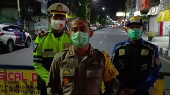 Tekan Kasus Corona, Polisi Tutup 6 Jalan di Kediri Rabu Malam