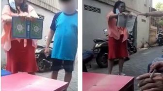 Viral Perempuan Ngaku Yahudi Sobek Al Quran, Warganet: Agama Dilecehkan?