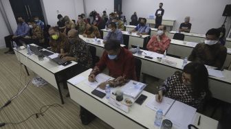 Suasana Rapat Umum Pemegang Saham (RUPS) PT Arkadia Digital Media Tbk di Jambuluwuk Thamrin Hotel, Jakarta, Jumat (10/7). [Suara.com/Angga Budhiyanto]
