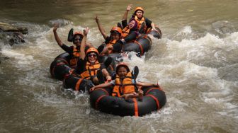 Karst Tubing Sedayu: Wisata Air di Pinggiran Kota Jogja