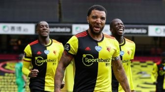 Penalti Troy Deeney Selamatkan Watford dari Keganasan The Magpies