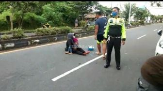 Terlindas Truk, Seorang Anak Meregang Nyawa