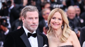 Istri John Travolta Meninggal Usai 2 Tahun Melawan Kanker