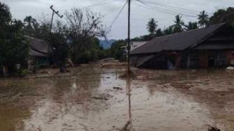 Pengungsi Banjir Bandang Luwu Utara Darurat Air Bersih