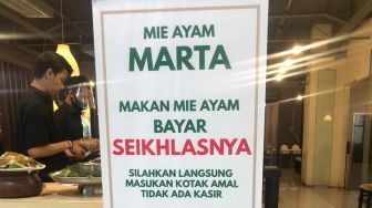 Viral Makan Mie Ayam Bayar Seikhlasnya, Uangnya Masuk Kotak Amal