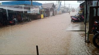 Pembangunan Sumbat Saluran Air, Jalanan di Martapura Langganan 'Banjir'