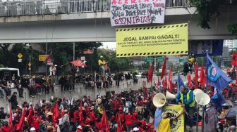 LIVE STREAMING: Massa Tumpah Ruah Demo Tolak RUU HIP