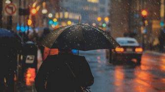 Dominan Hujan Lebat dan Petir di Dini Hari, Ini Prakiraan Cuaca Kaltim 27 Januari 2022