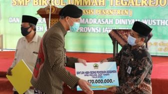 Ganjar Pranowo Ingatkan Pesantren Lakukan Protokol Kesehatan secara Ketat