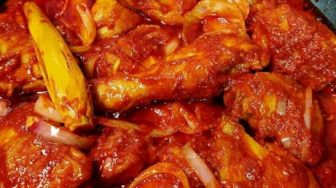 Pedasnya Mantap, Ini Resep Mudah Membuat Ayam Masak Merah khas Malaysia