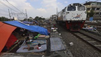 Korban Penggusuran Kampung Bandan Bertahan di Tenda Pengungsian