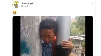 Viral Video Bocah Terjepit Tiang Listrik, Netizen Jadi Keinget Masa Lalu