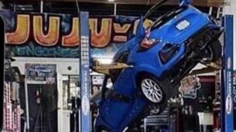 Apes! Honda Civic Terjungkal Seketika Saat Ganti Oli, Pemilik Emosi