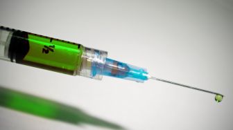 Uji Klinis Vaksin Corona di Amerika Dihentikan, Apa Sebab?