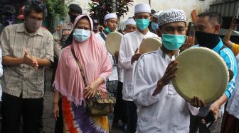 Pasien Sembuh Covid-19 di Malang Disambut Pakai Hadrah