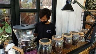 Masih Pelajar SMP, Raka si Barista Cilik Sudah Kuasai 20 Teknik Racik Kopi