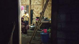 Warga Desa Semarang Bangun Rumah Janda Miskin Utang Kas Tahlilan