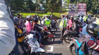 Ingat! Mulai Hari Ini Warga Bandung Wajib Pakai Masker di Tempat Umum