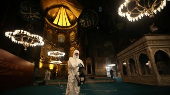 Masjid Hagia Sophia Dibersihkan Guna Menarik Wisatawan