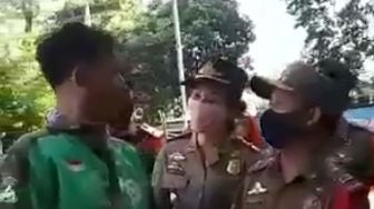 Viral! Ogah Diberi Sanksi, Sopir Ojol Tak Bermasker Marahi Satpol PP Wanita