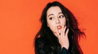 6 Pesona Dilraba Dilmurat, Bak ABG Meski Hampir Kepala Tiga