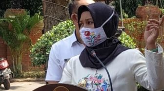 Wali Kota Ika Puspitasari Beri Hadiah Anak-anak Taat Prokes Pakai Gaji Pribadi