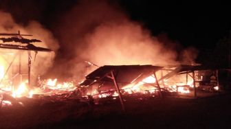 Kebakaran Hebat di Pasar Simpang Malingping Dibarengi Suara Ledakan
