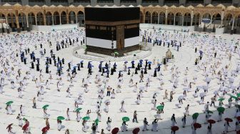 Masjidil Haram Sambut Jamaah Umroh Pertama di Masa Pandemi Covid-19